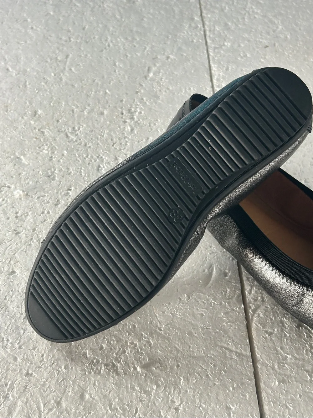 Josef Seibel SZ7-8 Metallic Silver Pippa Leather Ballet Flat Closet Staple Old $